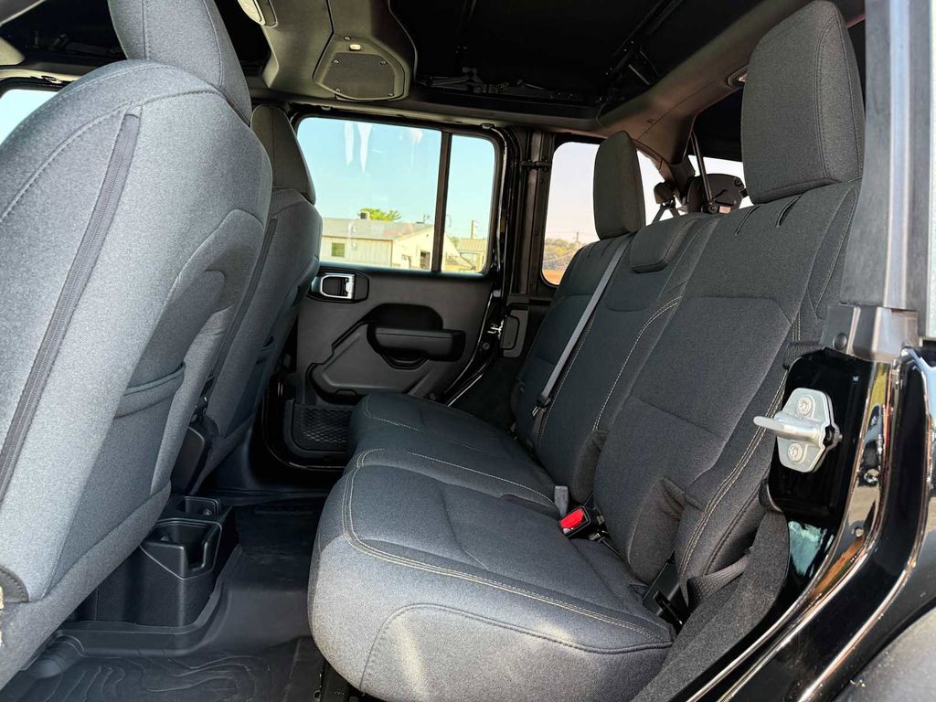 2024 Jeep Wrangler 4-Door Willys - Photo 36