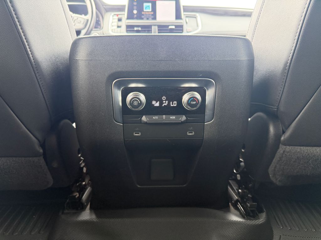 2022 GMC Yukon SLT - Photo 40