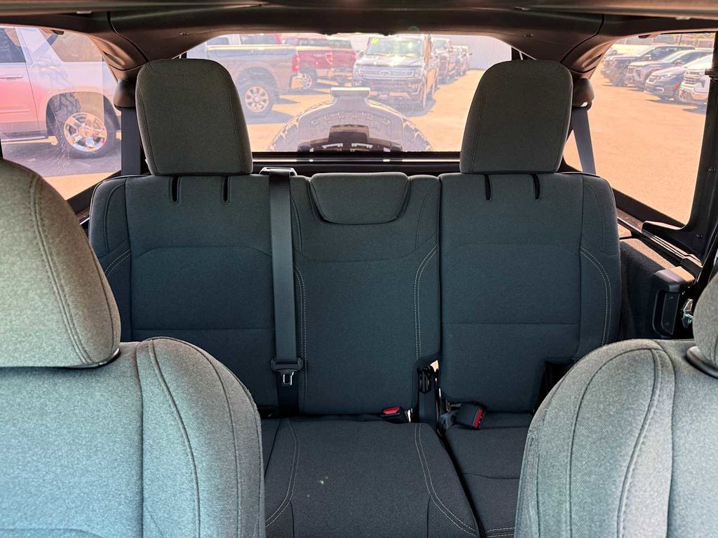 2024 Jeep Wrangler 4-Door Willys - Photo 20