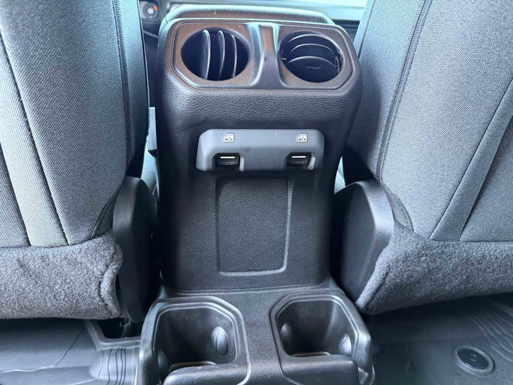 2024 Jeep Wrangler 4-Door Willys - Photo 38