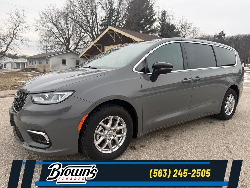 Used 2025 Chrysler Pacifica Select Minivan/Van