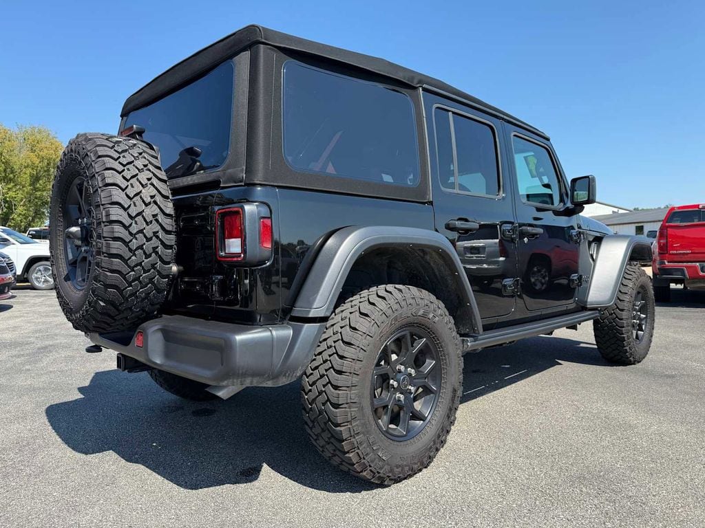 2024 Jeep Wrangler 4-Door Willys - Photo 6