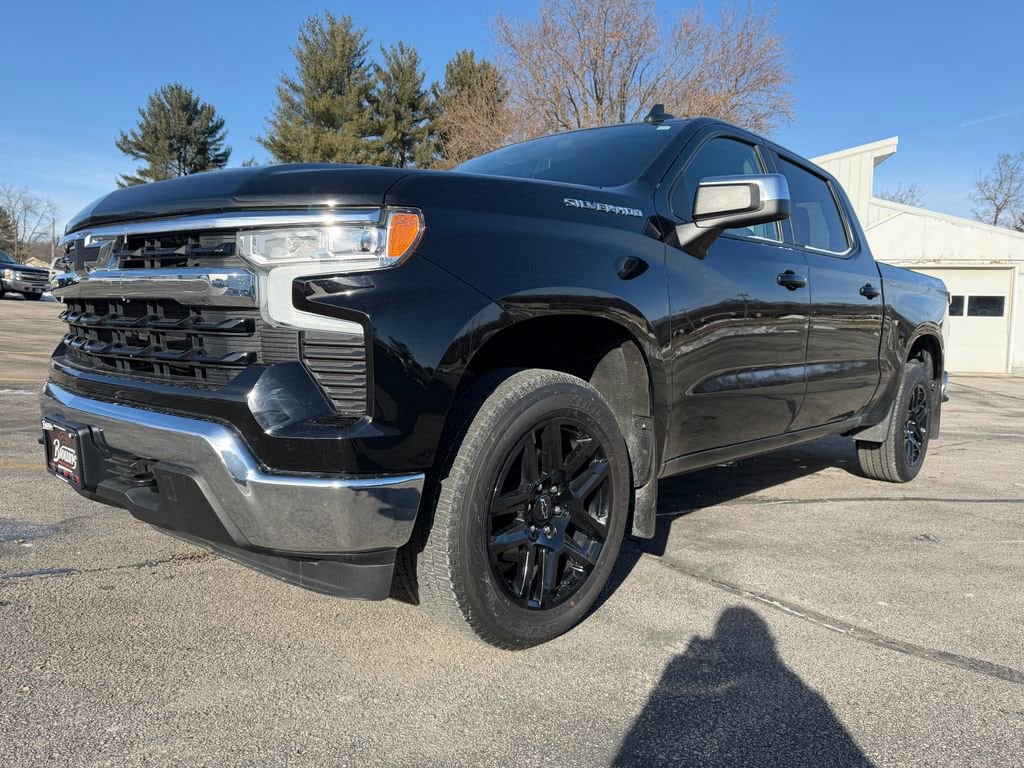 2022 Chevrolet Silverado 1500 4WD Crew Cab 147 LT w/2FL 