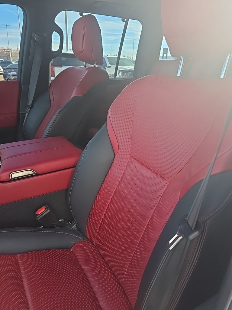 2024 Lexus LX F-Sport's photo