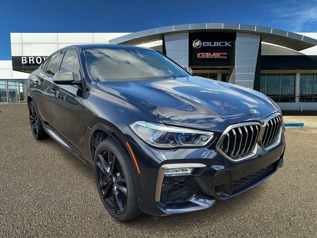 2021 BMW X6 M50i's photo
