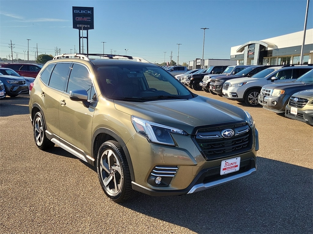2023 Subaru Forester Touring's photo
