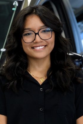 Staff member Caralina Medrano from ID_9cbb11