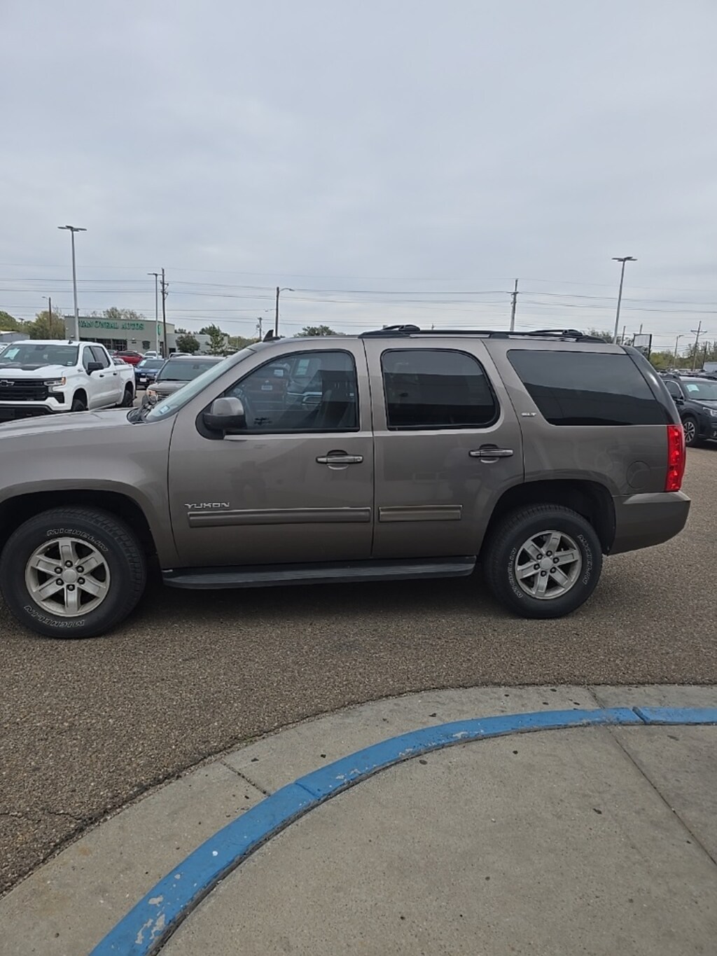 Used 2011 GMC Yukon SLT SUV