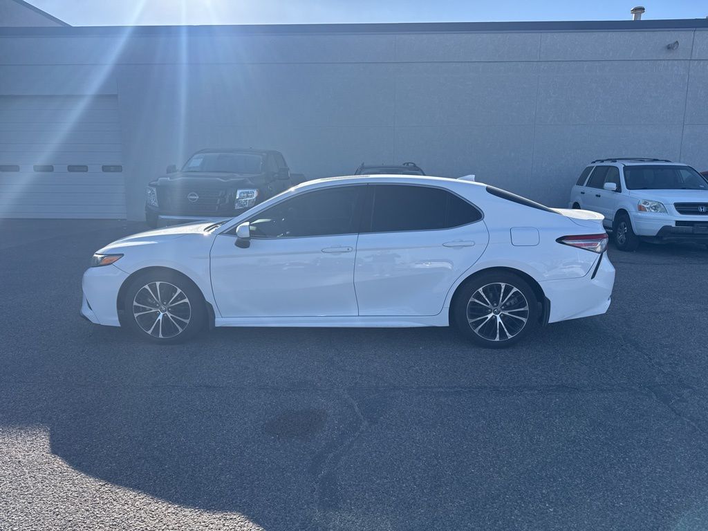 2019 Toyota Camry SE