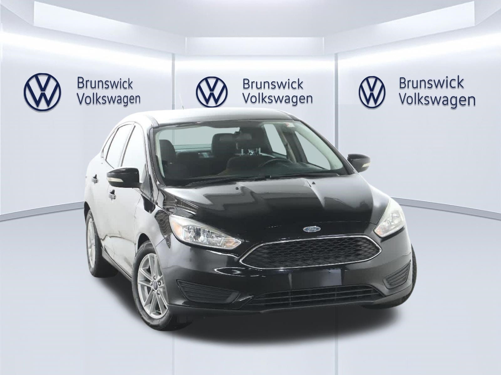 Used 2017 Ford Focus SE with VIN 1FADP3F25HL253290 for sale in Brunswick, OH