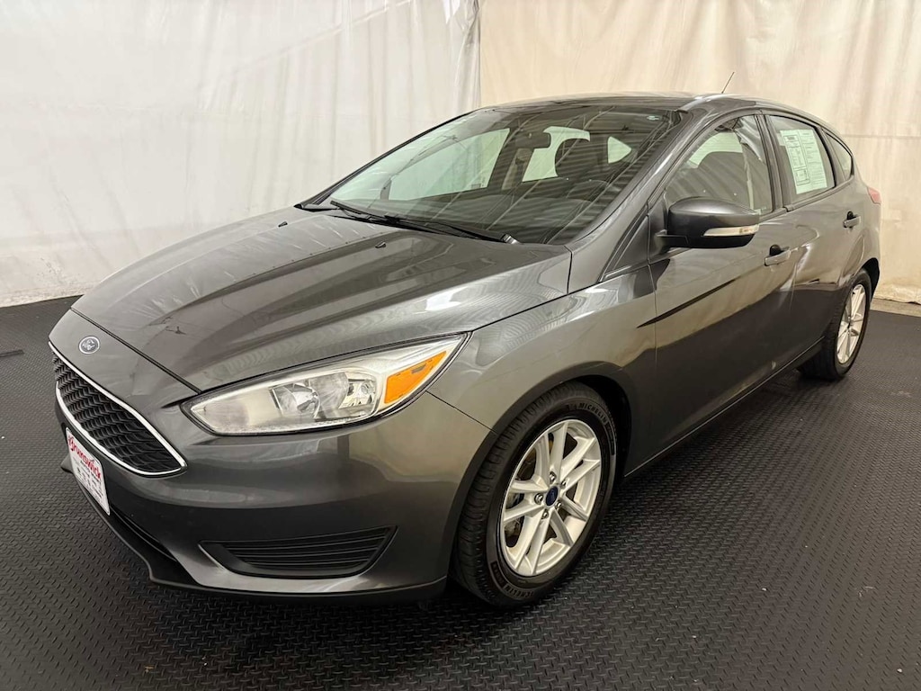 Used 2017 Ford Focus SE Hatchback