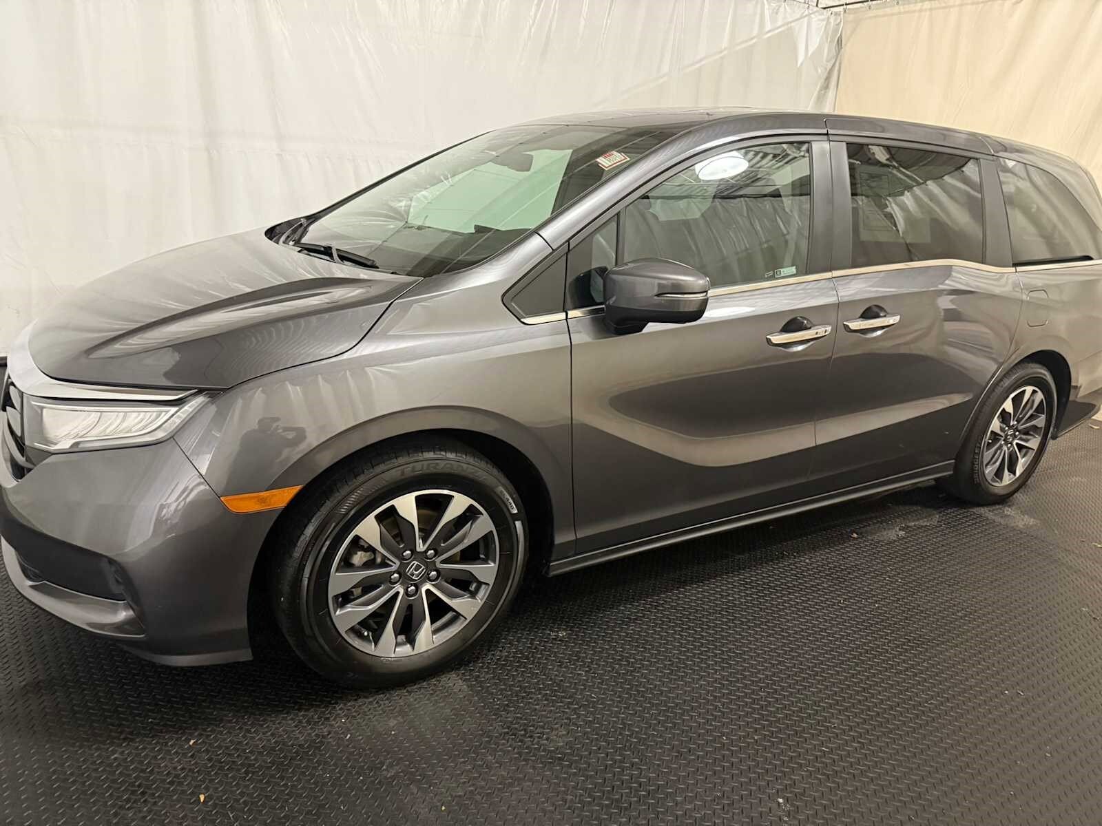 2023 Honda Odyssey EX-L photo 2