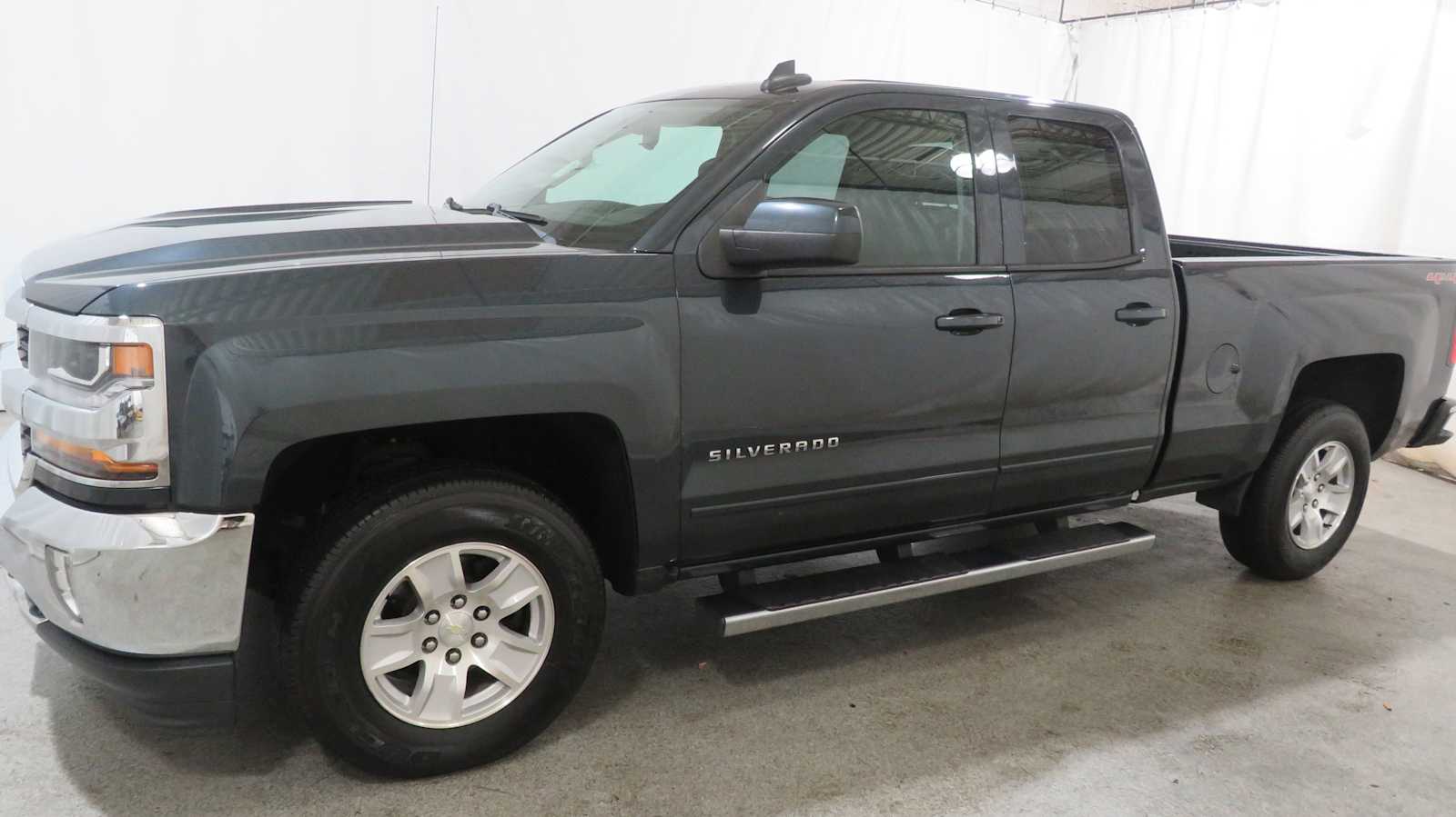 Used 2017 Chevrolet Silverado 1500 LT with VIN 1GCVKREC9HZ215942 for sale in Brunswick, OH