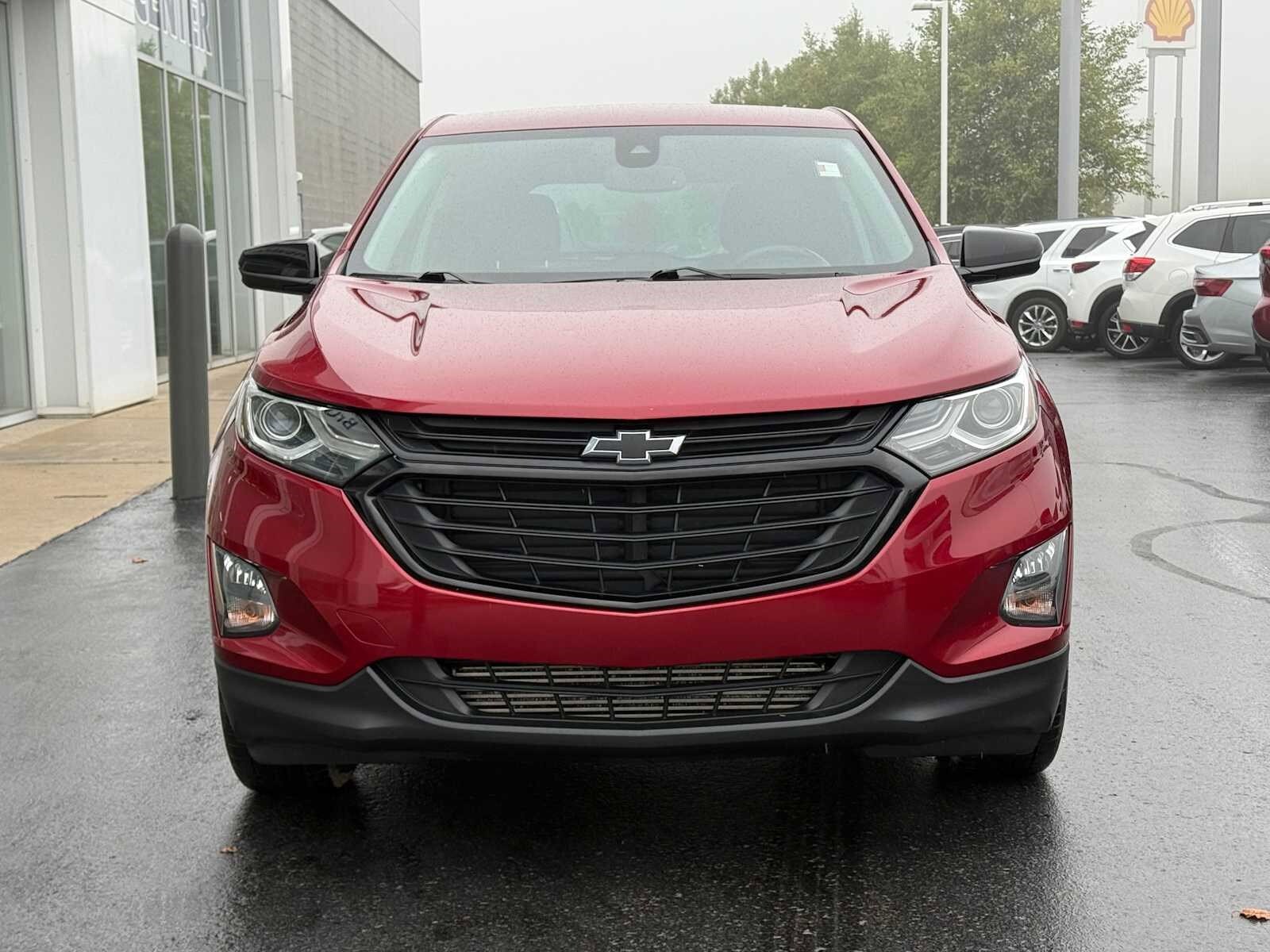 2020 Chevrolet Equinox LT photo 2