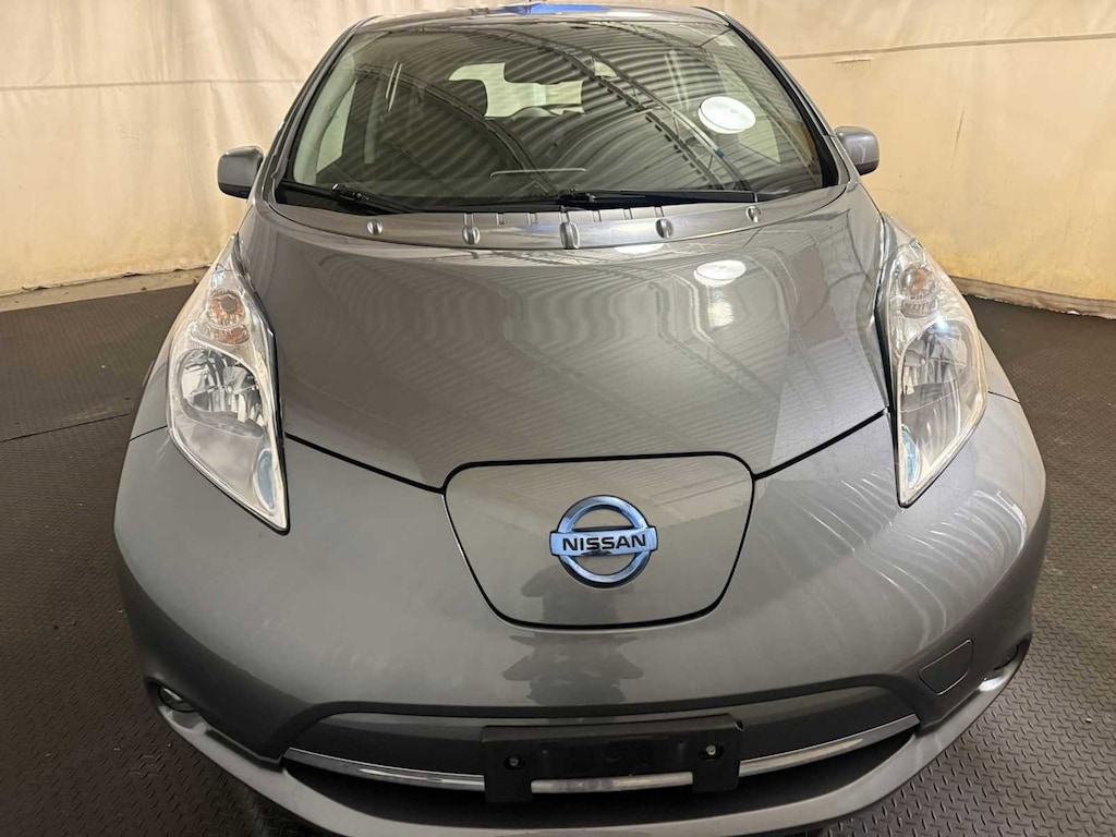 Used 2016 Nissan LEAF SV Hatchback