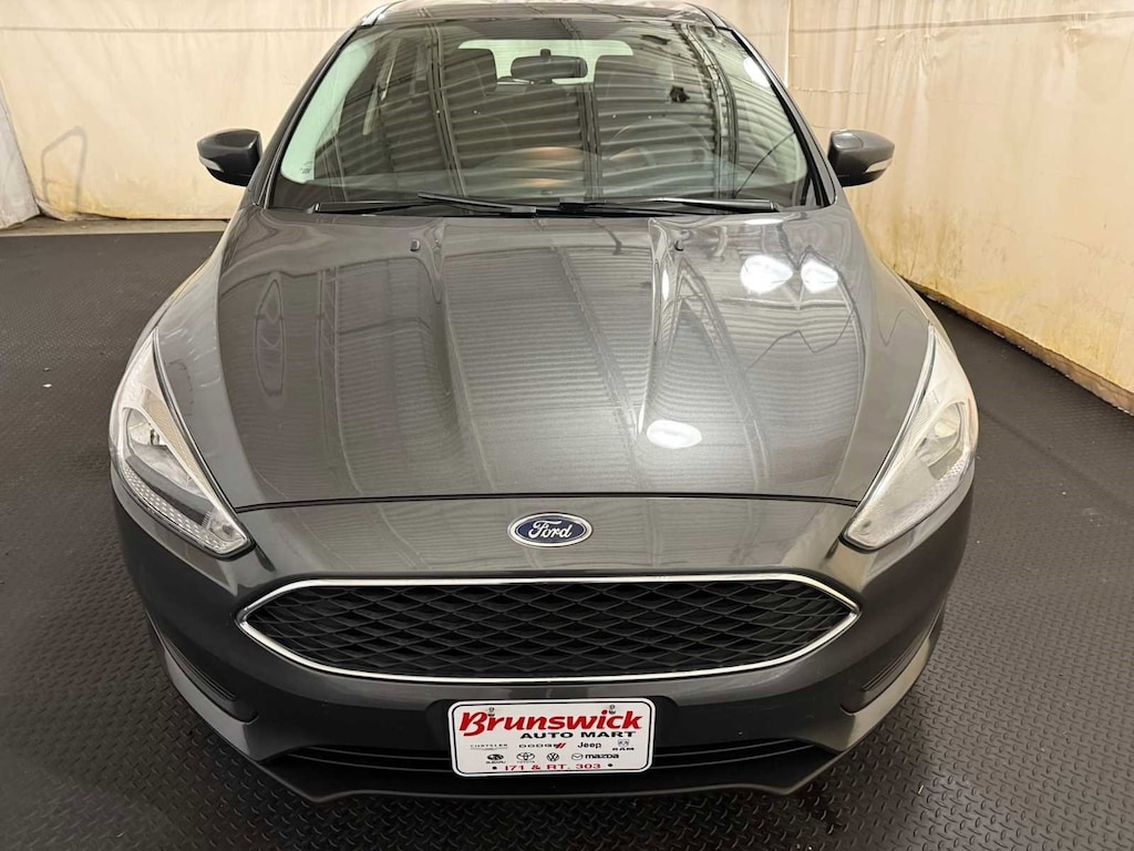 Used 2017 Ford Focus SE Hatchback