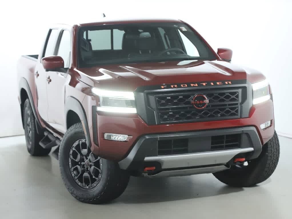 2022 Nissan Frontier PRO-4X Crew Cab photo 2