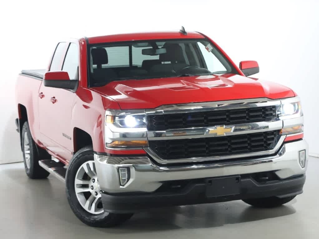 2018 Chevrolet Silverado 1500 LT photo 2