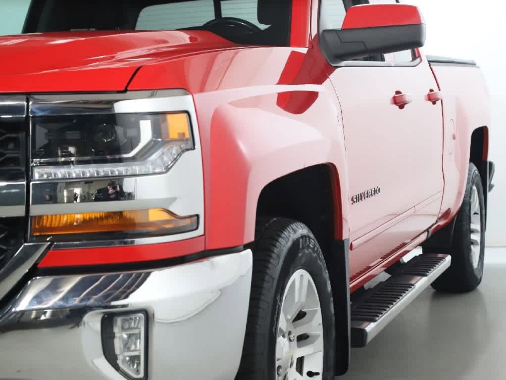 2018 Chevrolet Silverado 1500 LT photo 4