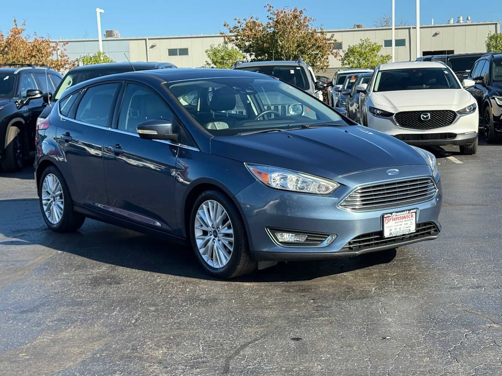 2018 Ford Focus Titanium photo 2