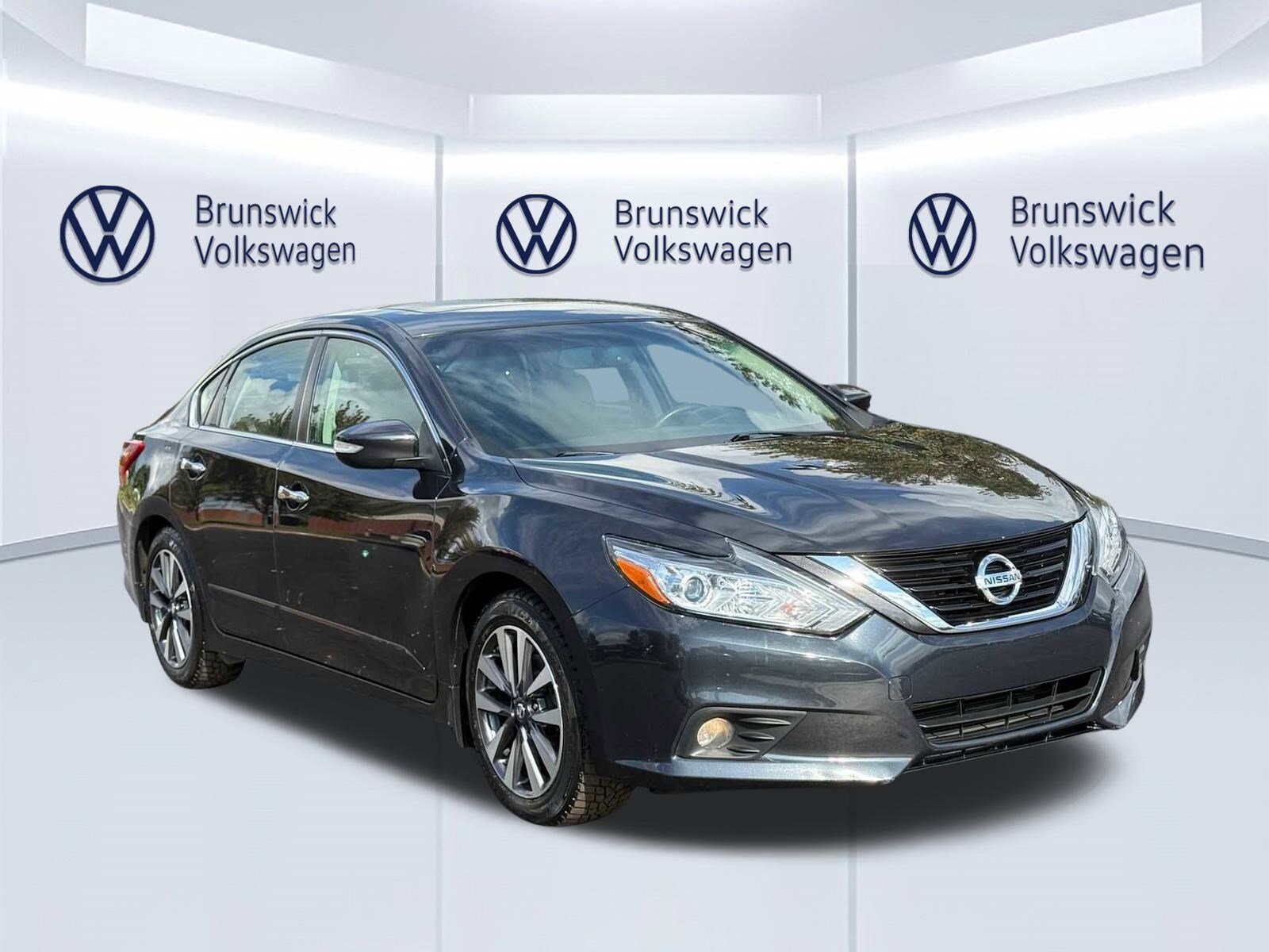 2017 Nissan Altima 2.5 SV photo 3