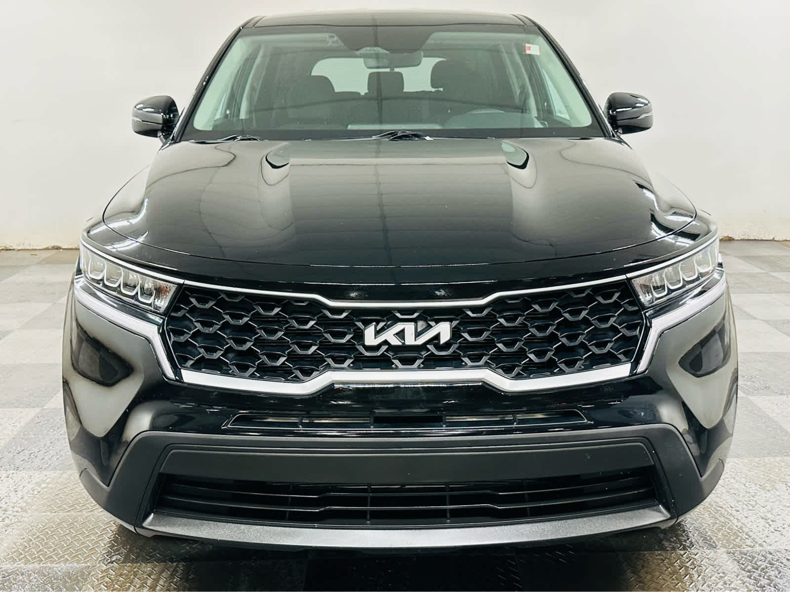 2023 Kia Sorento LX photo 2