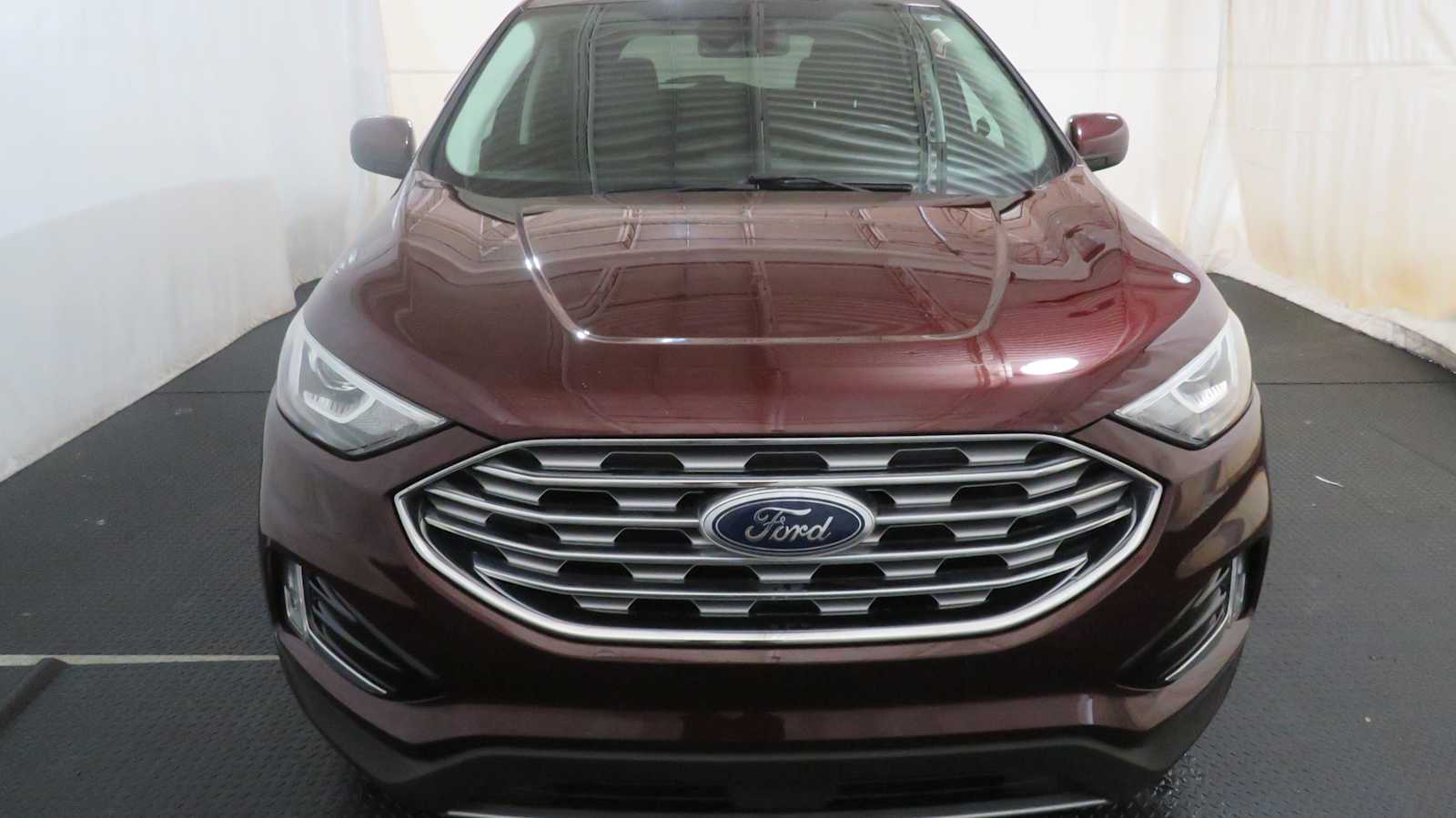 2022 Ford Edge SEL photo 3