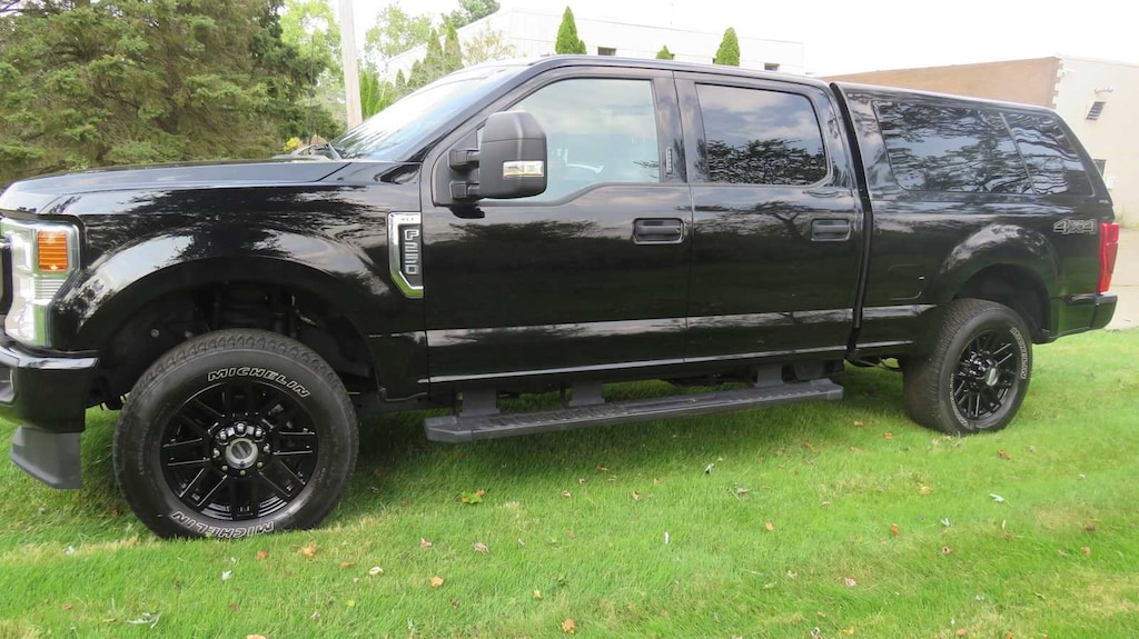 Used 2022 Ford F-250 XLT 4WD Crew Cab 6.75 Box Truck Crew Cab