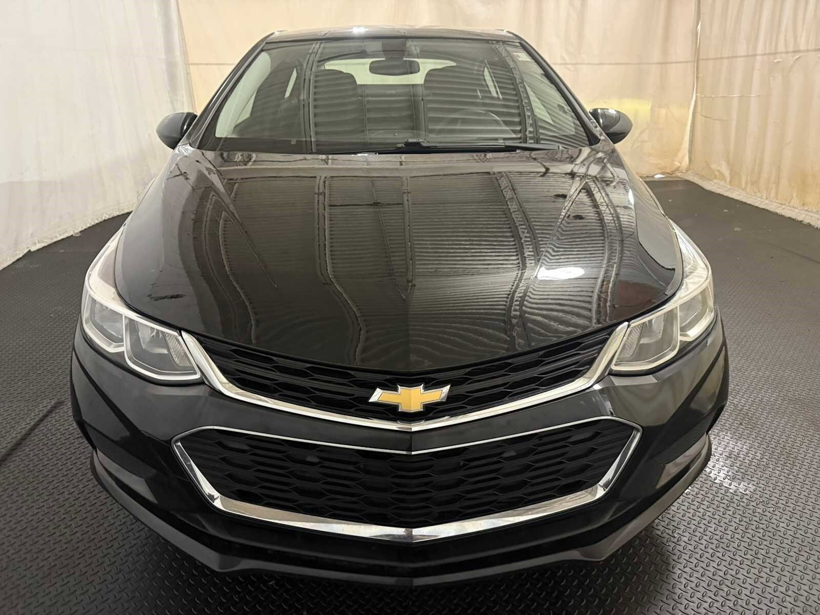 2018 Chevrolet Cruze LS photo 3