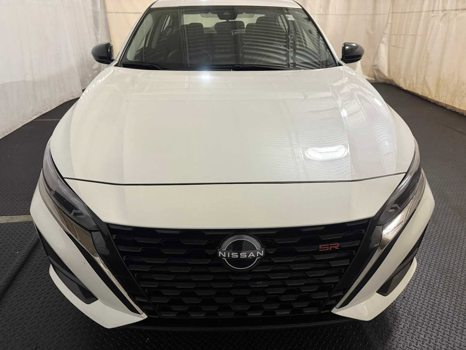 2024 Nissan Altima 2.5 SR photo 3