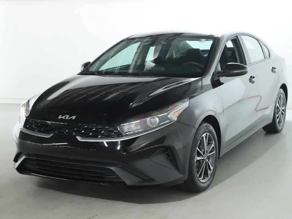 2024 Kia Forte LXS AT's photo