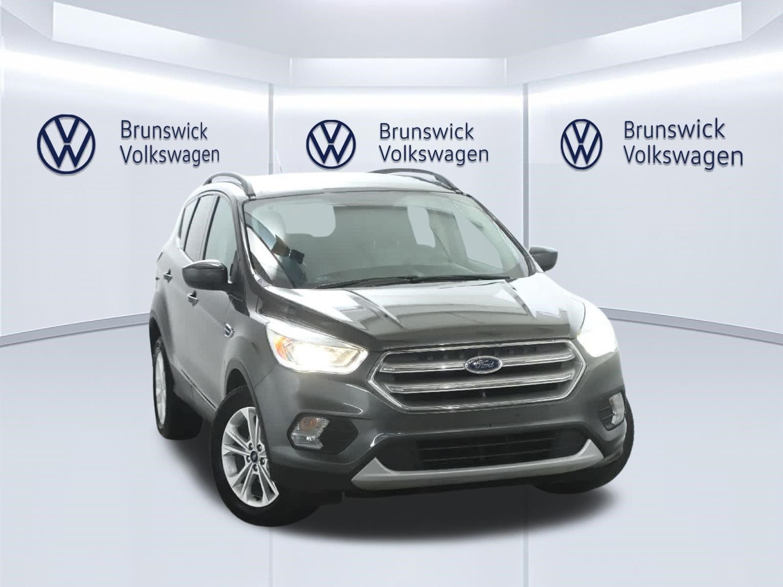Used 2017 Ford Escape SE with VIN 1FMCU0GD6HUD65082 for sale in Brunswick, OH