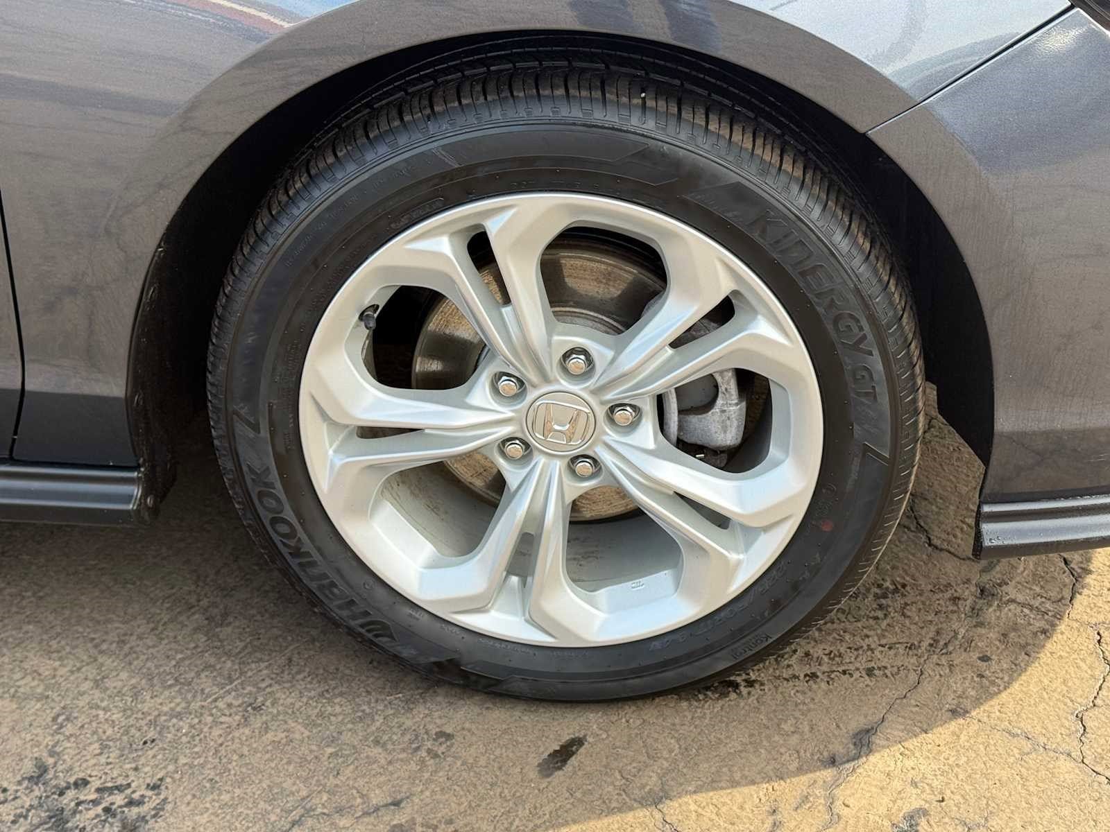 View vehicle photo 6