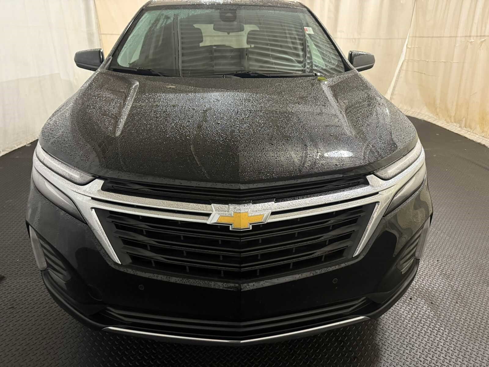 2024 Chevrolet Equinox LT photo 3