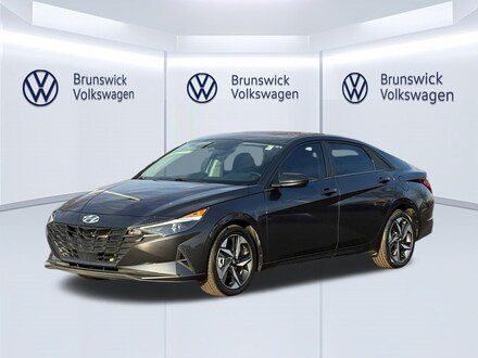 Featured Pre-Owned 2023 Hyundai Elantra SEL Sedan for sale near you in Brunswick, OH