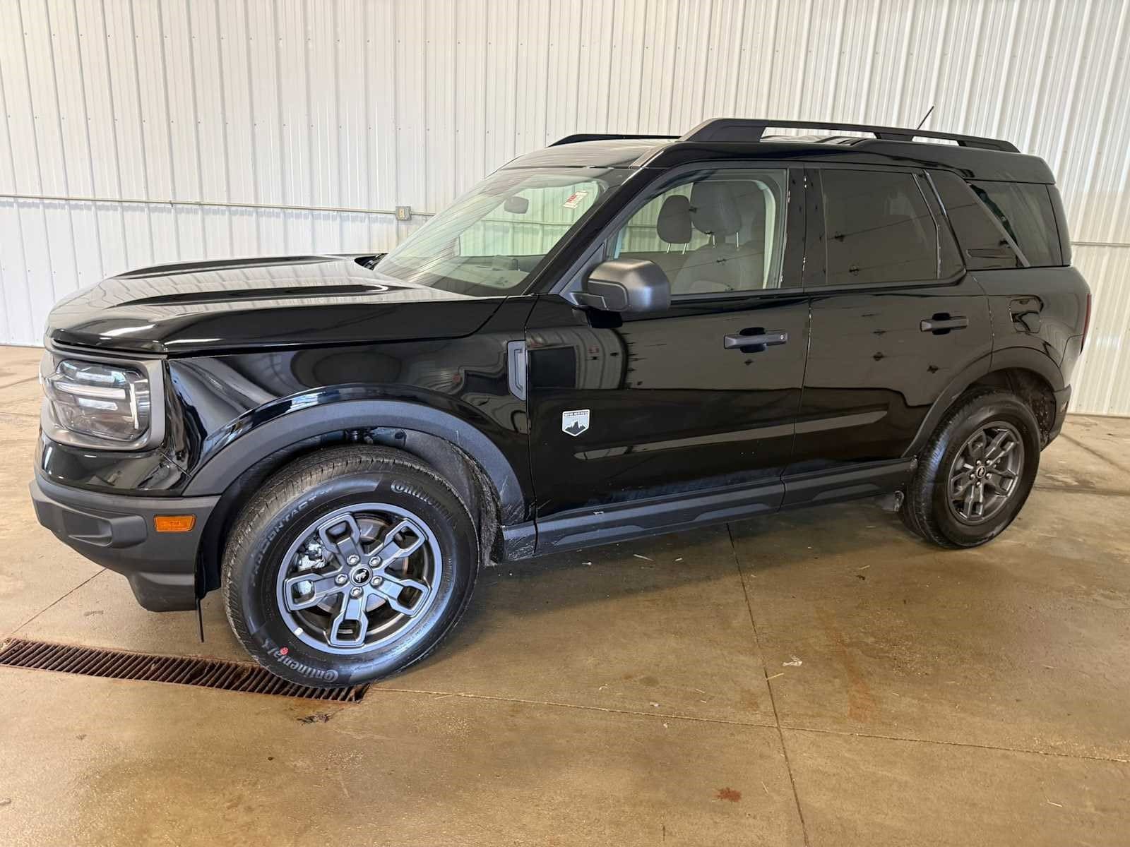 View vehicle photo 2