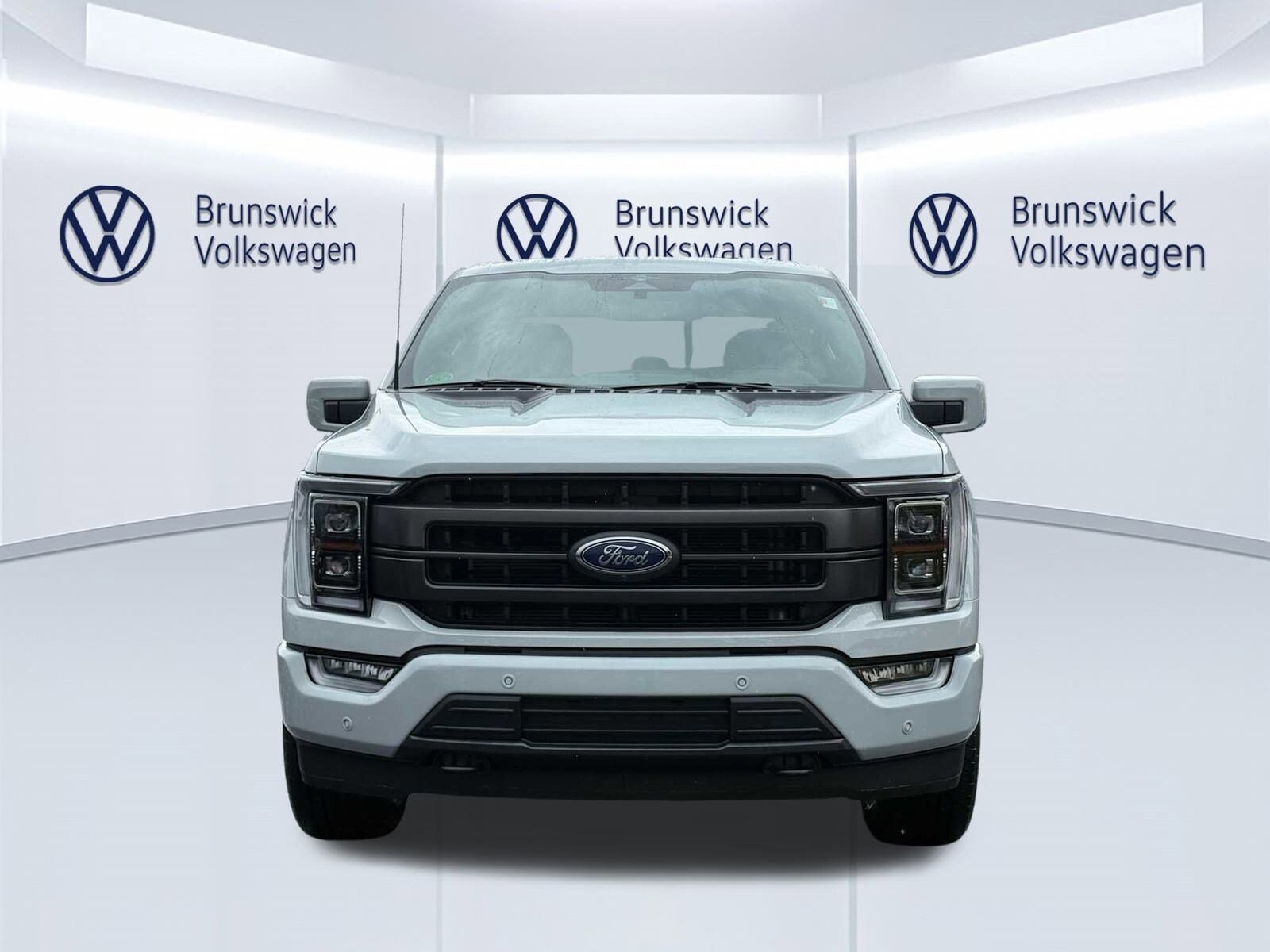 2023 Ford F-150 Lariat photo 2