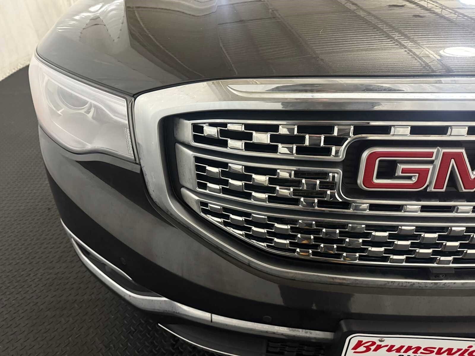 2017 Gmc Acadia Denali photo 4