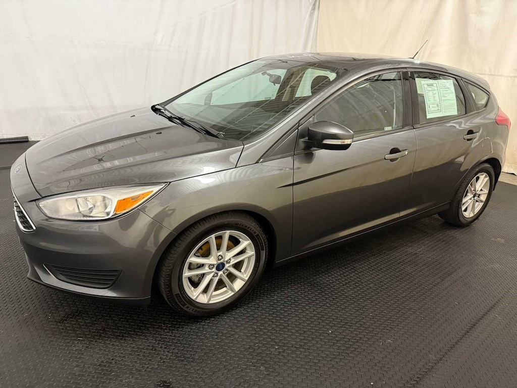 Used 2017 Ford Focus SE Hatchback