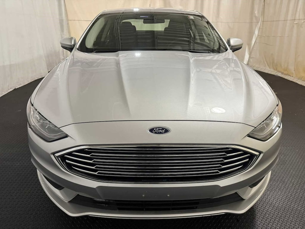 Used 2017 Ford Fusion SE Sedan