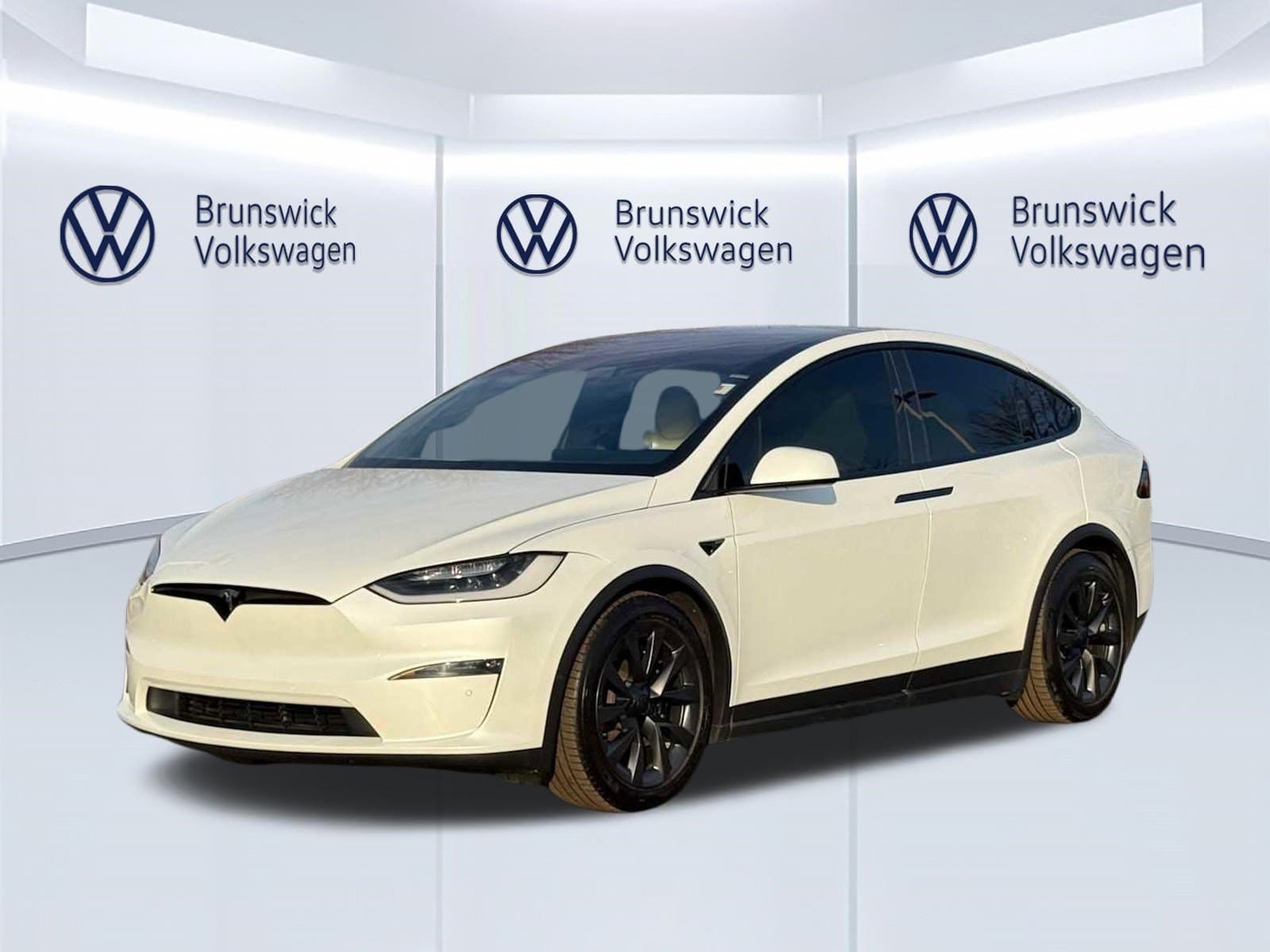 2022 Tesla Model X Long Range's photo