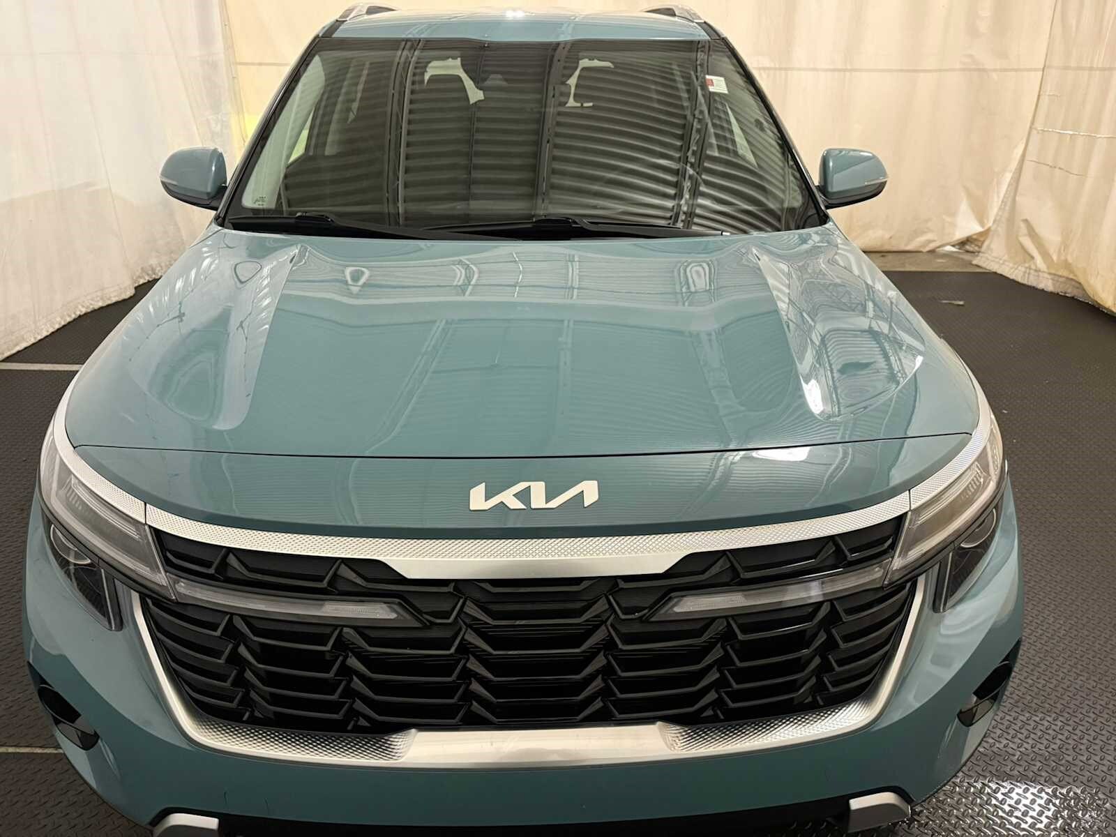 2024 Kia Seltos EX photo 3