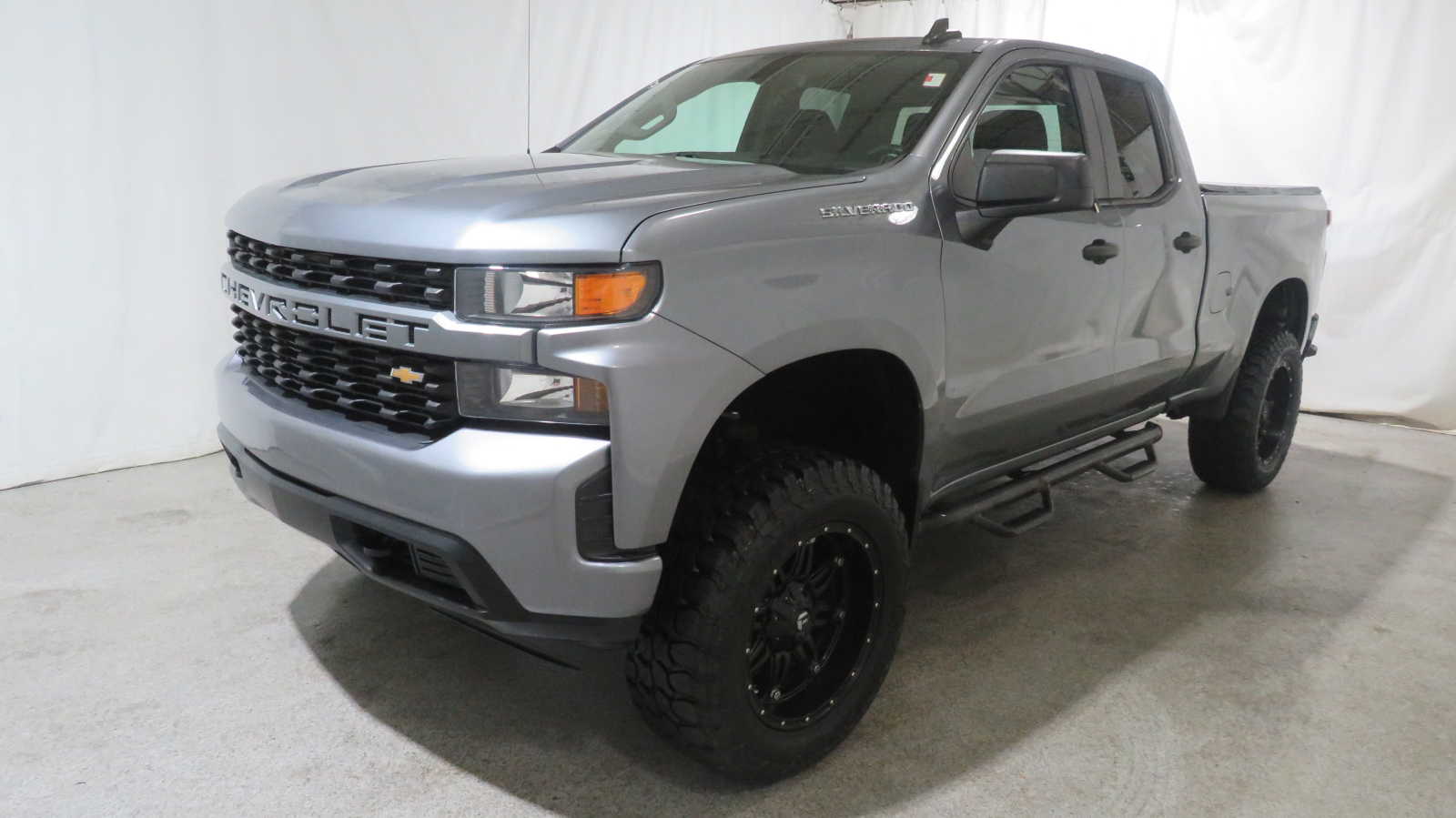 Used 2019 Chevrolet Silverado 1500 Custom with VIN 1GCRYBEH0KZ233174 for sale in Brunswick, OH