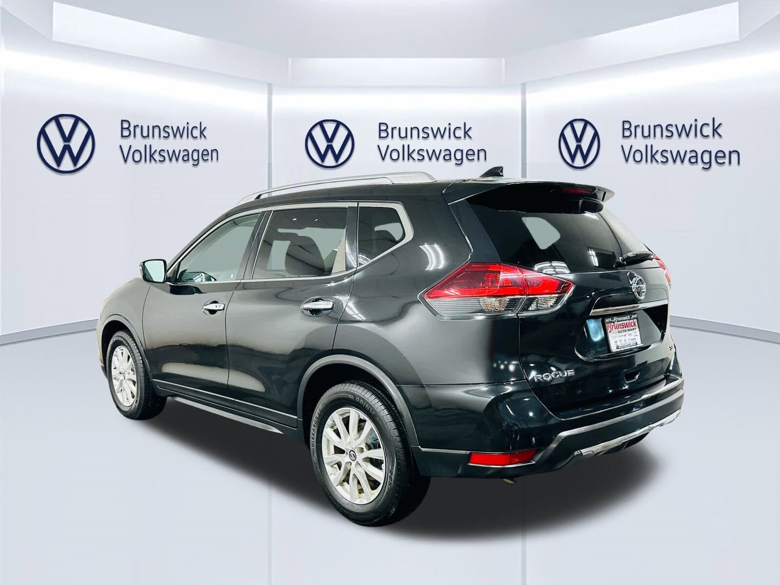 2018 Nissan Rogue SV photo 4