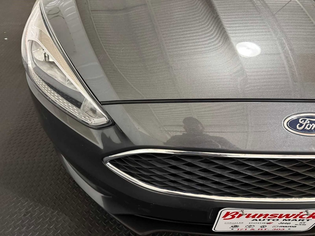 Used 2017 Ford Focus SE Hatchback