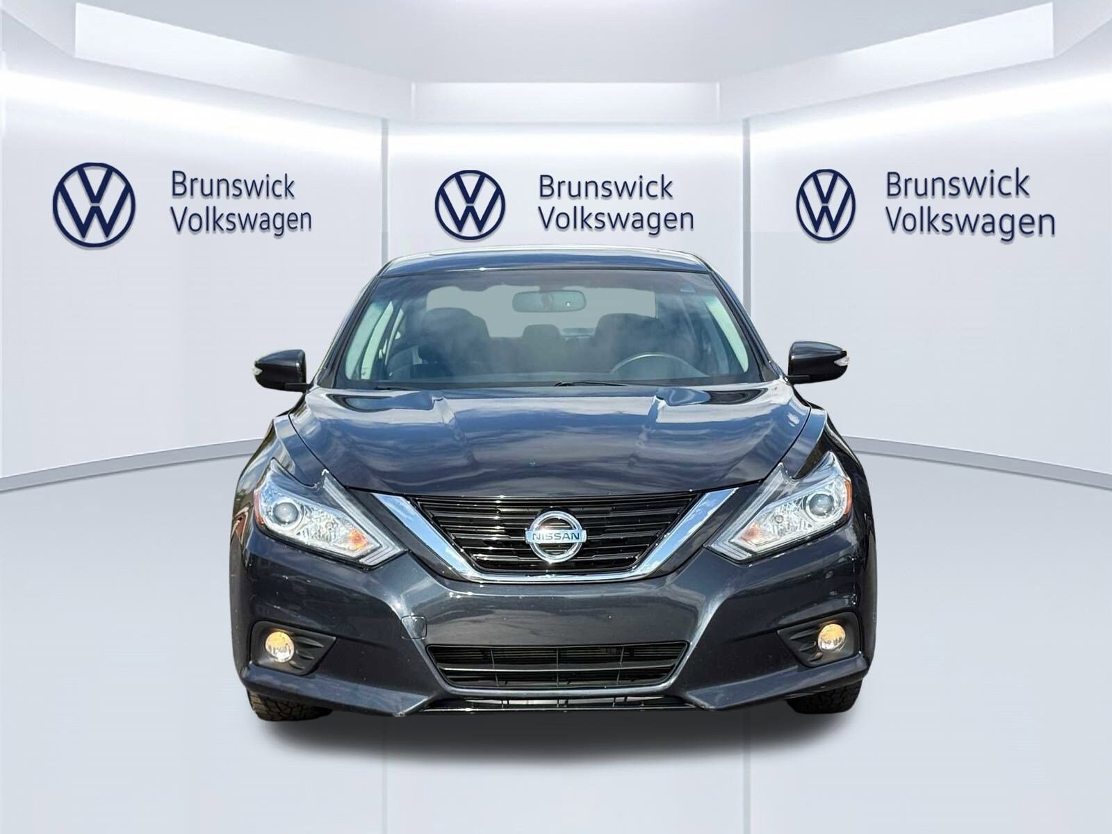 2017 Nissan Altima 2.5 SV photo 2