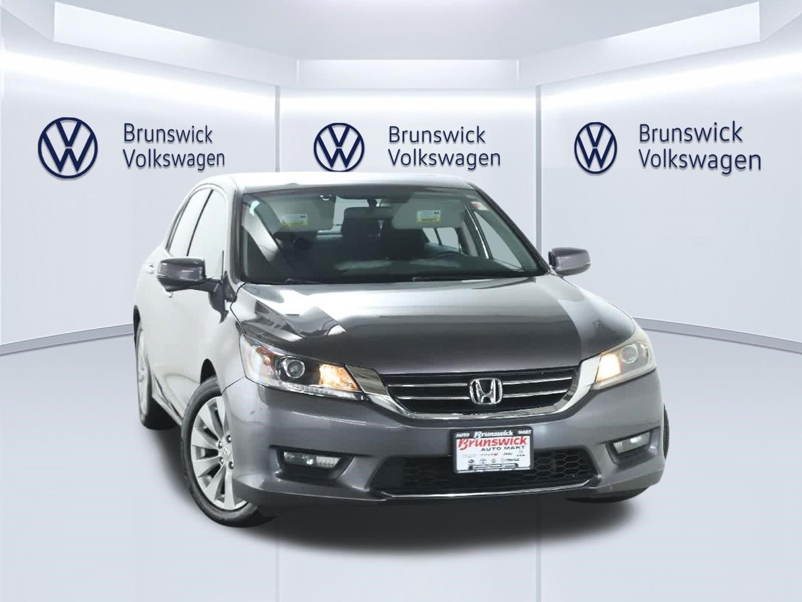 Used 2015 Honda Accord EX with VIN 1HGCR2F76FA140934 for sale in Brunswick, OH