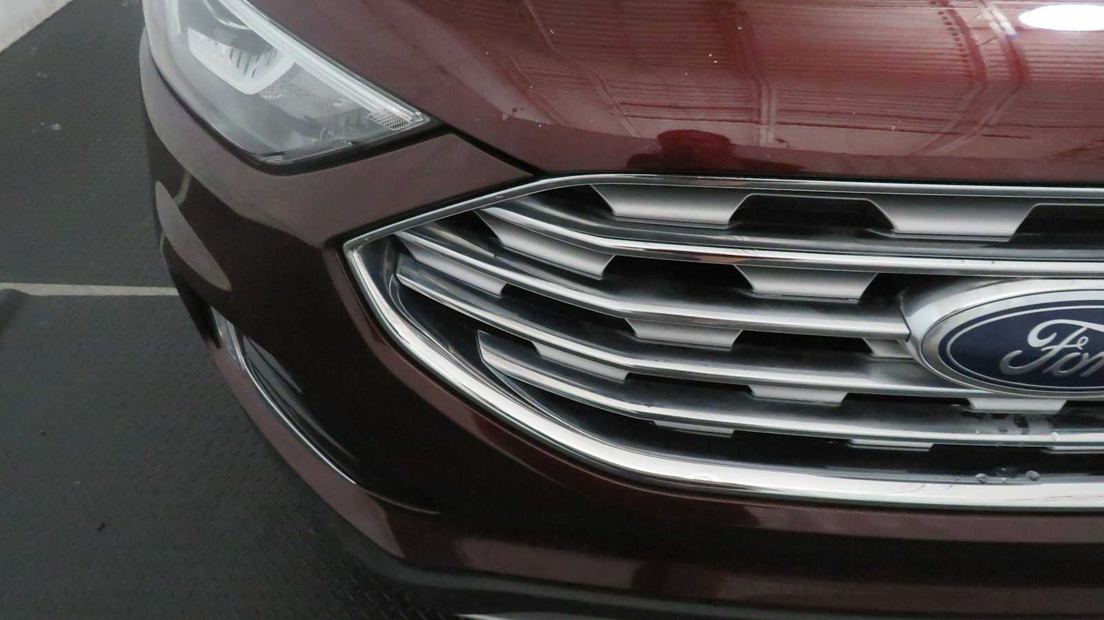 2022 Ford Edge SEL photo 4