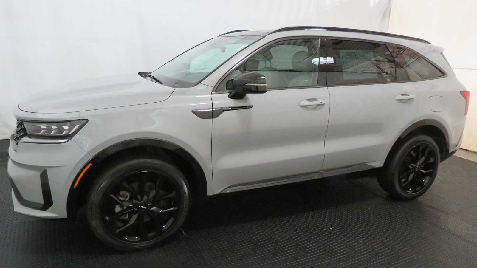 2023 Kia Sorento SX photo 2