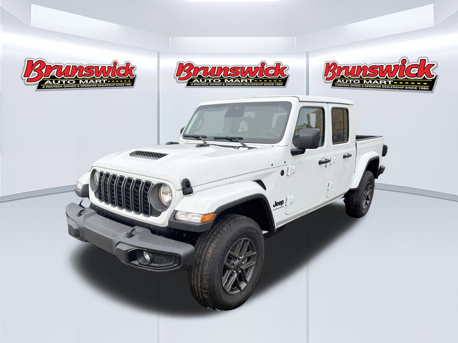 2026 Jeep Gladiator Pickup 